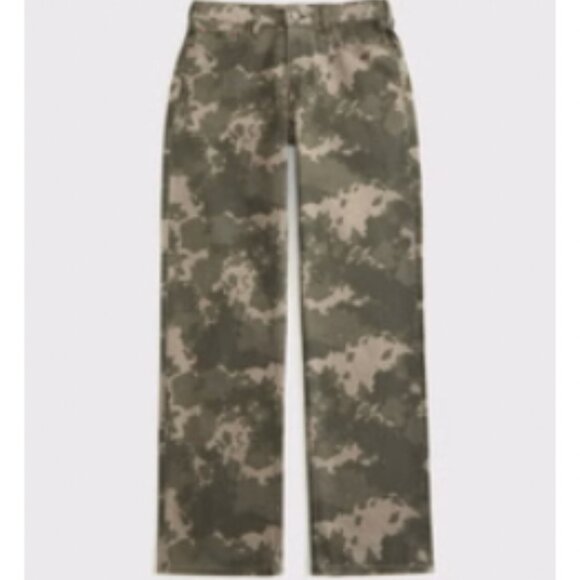 Abercrombie & Fitch Camo Curve Love Low Rise Baggy Curve Love Jean 28 Short - Picture 1 of 4